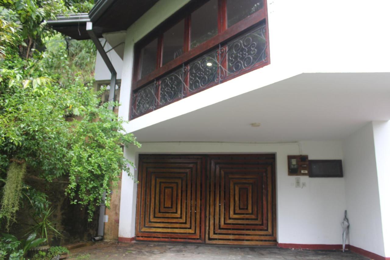 Lazy Bear Best Hostel In Kandy Eksteriør bilde